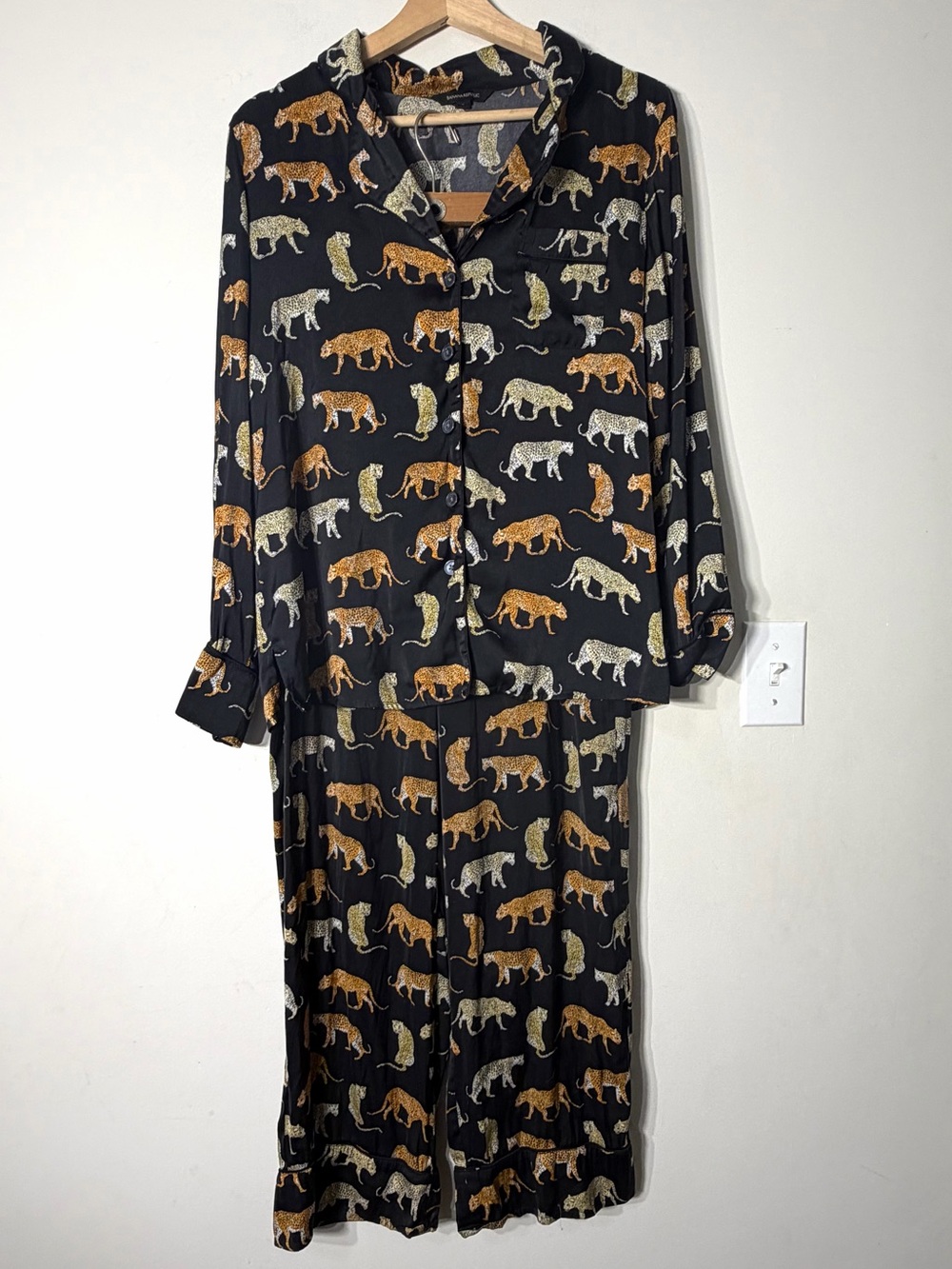 Satin Pajamas Banana Republic Safari Cheetah Animal Print Set Women’s small